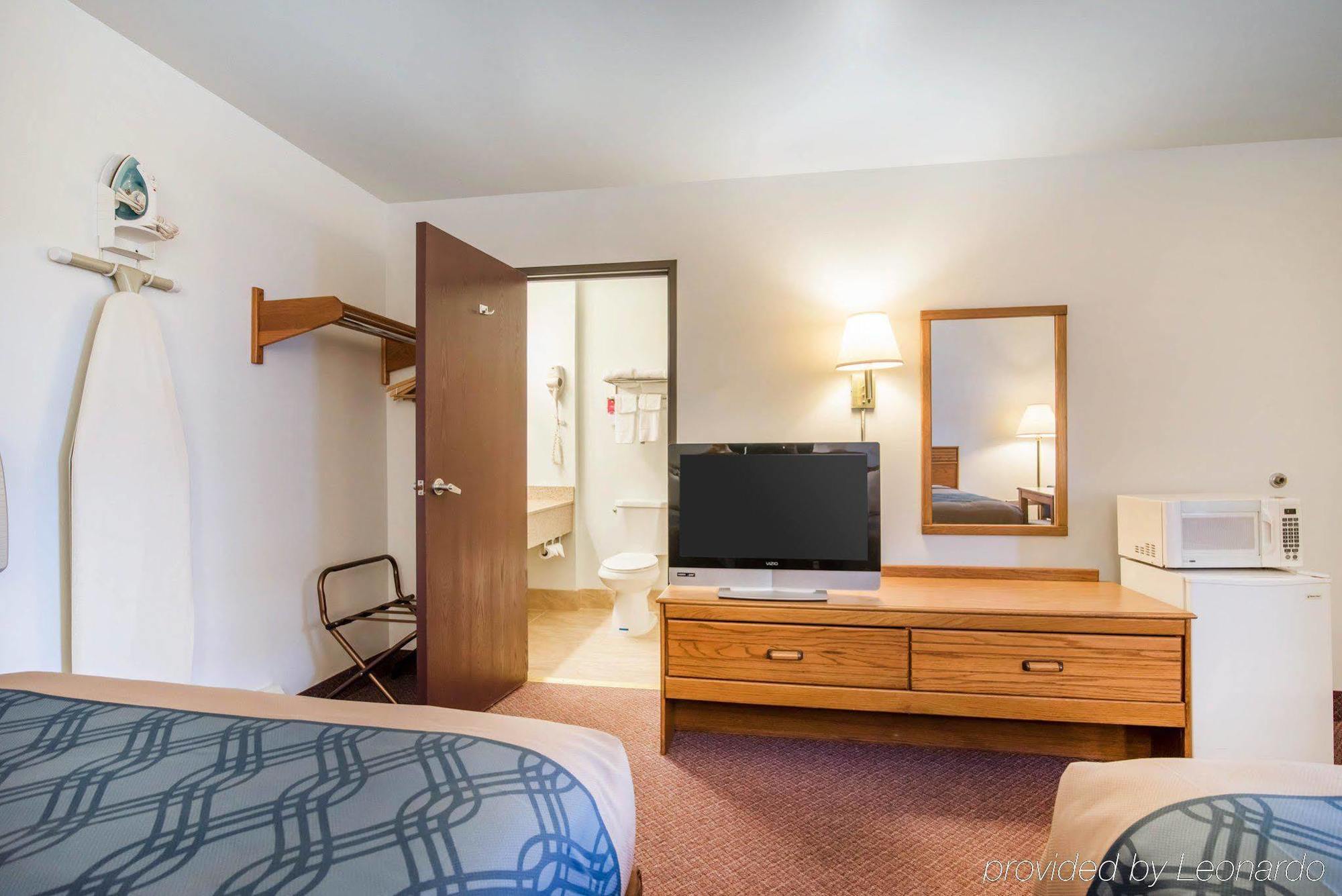סנט אלבנס Econo Lodge מראה חיצוני תמונה