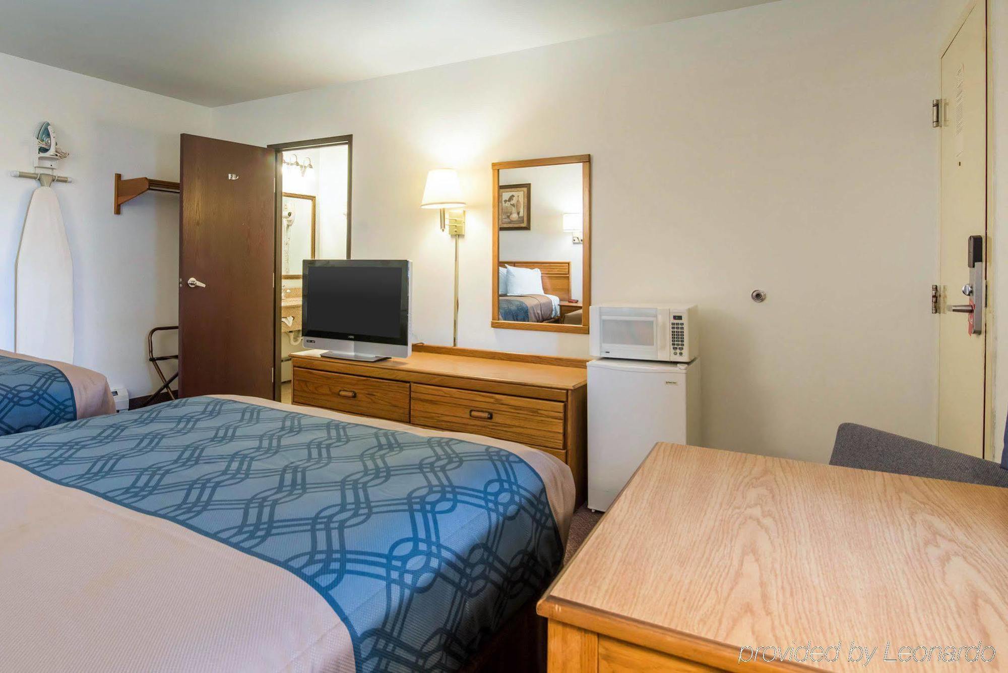 סנט אלבנס Econo Lodge מראה חיצוני תמונה