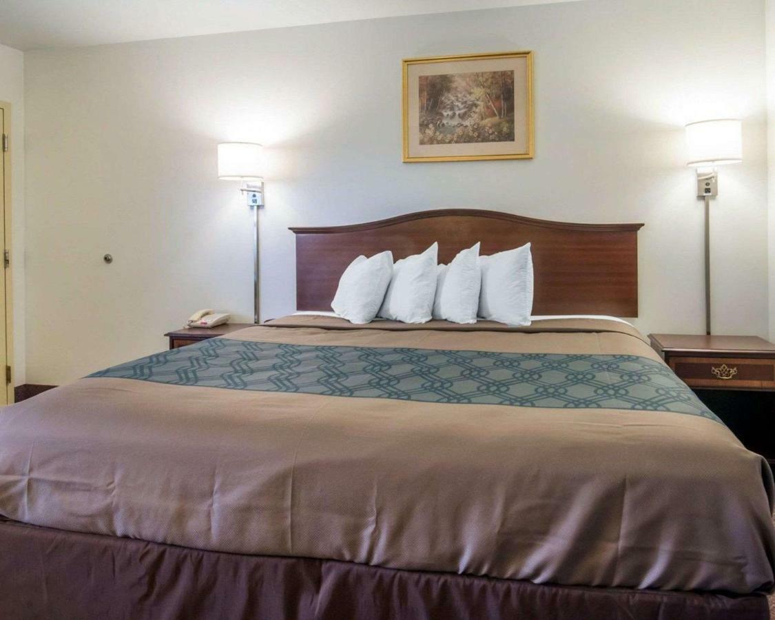 סנט אלבנס Econo Lodge מראה חיצוני תמונה